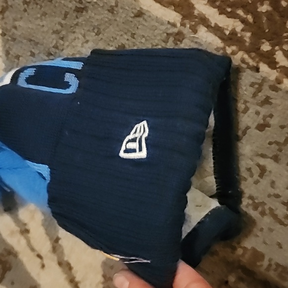 NWOT Chargers BEANIE with pom - Picture 3 of 4